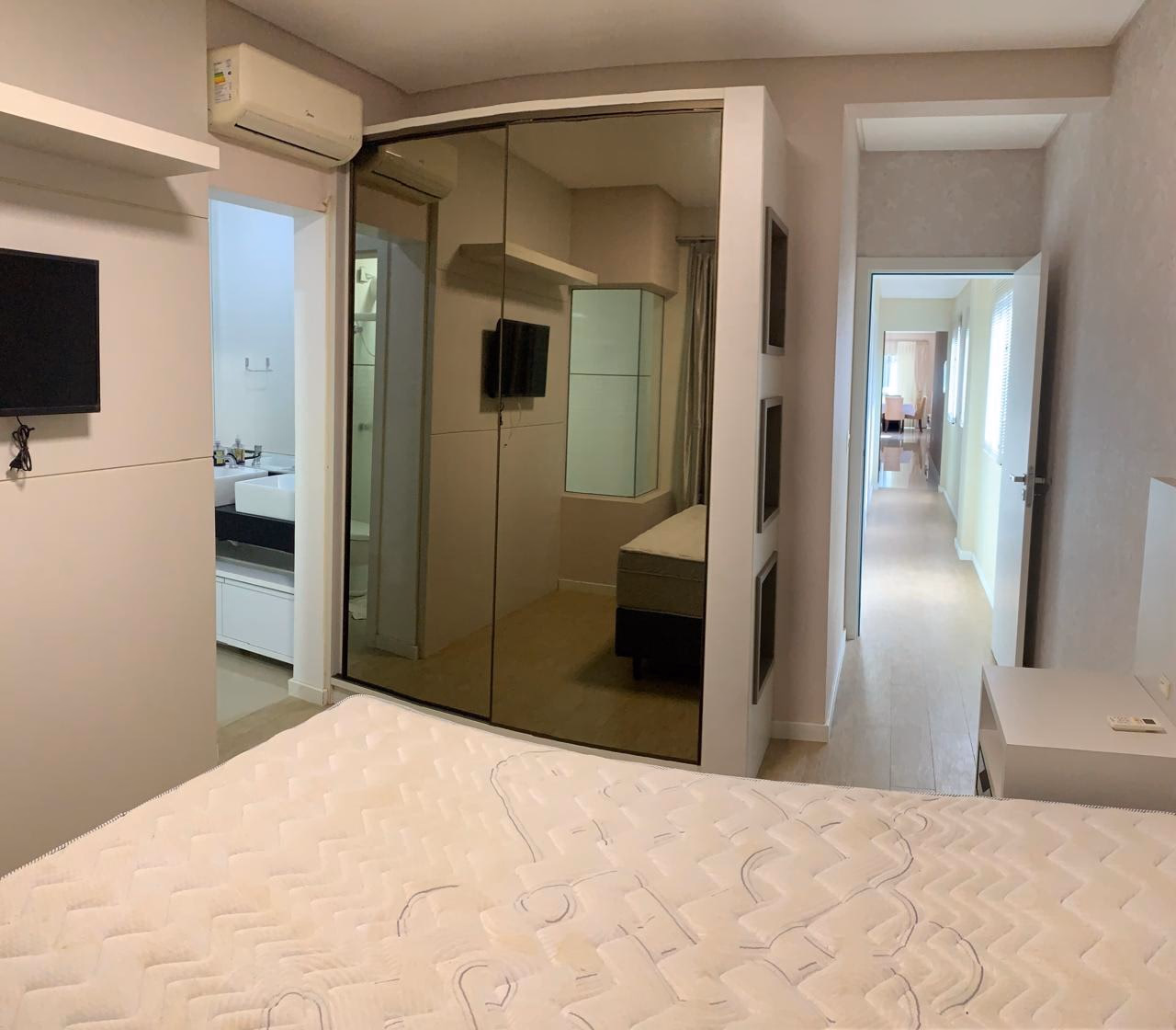 Apartamento 3 suítes em Meia Praia — Meia Praia, Itapema