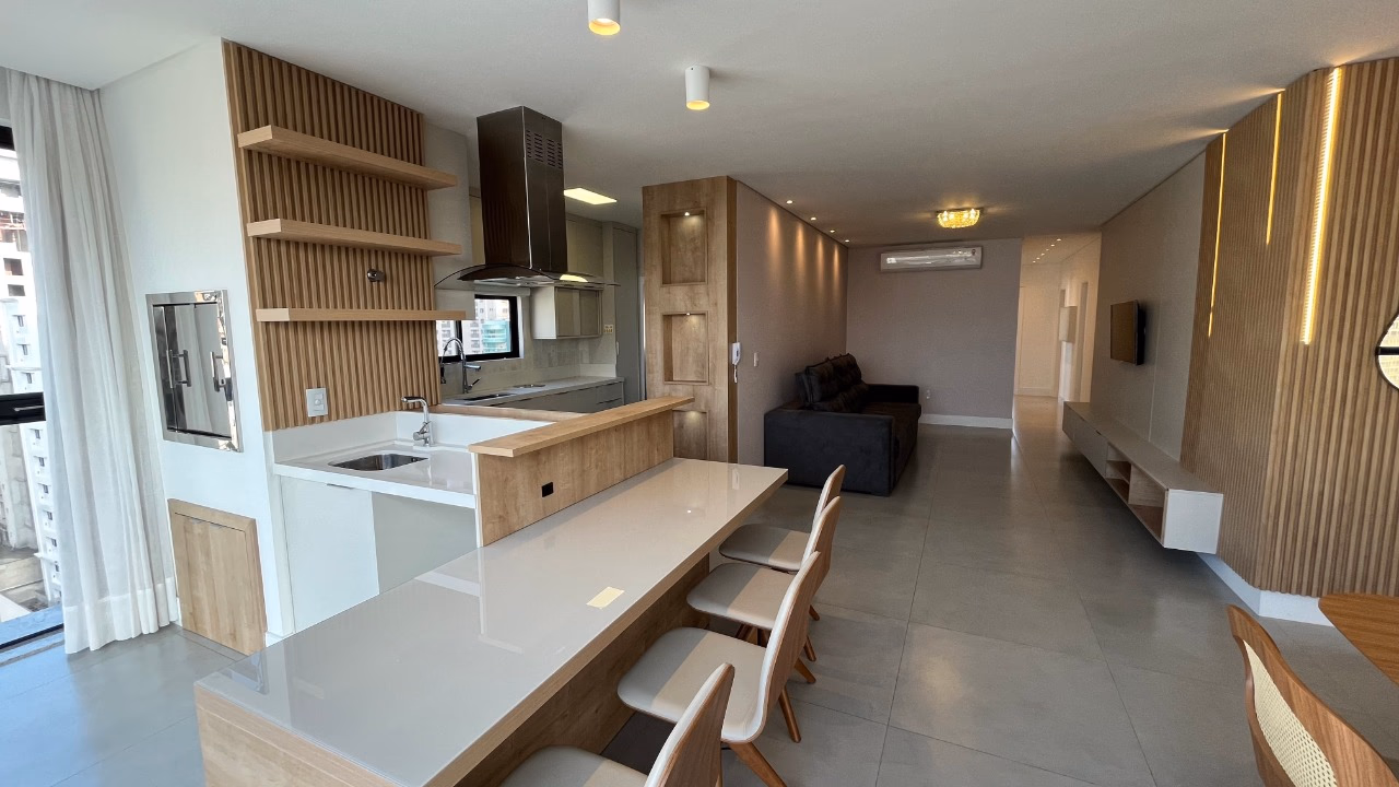 Apartamento 4 suítes em Meia Praia — Meia Praia, Itapema