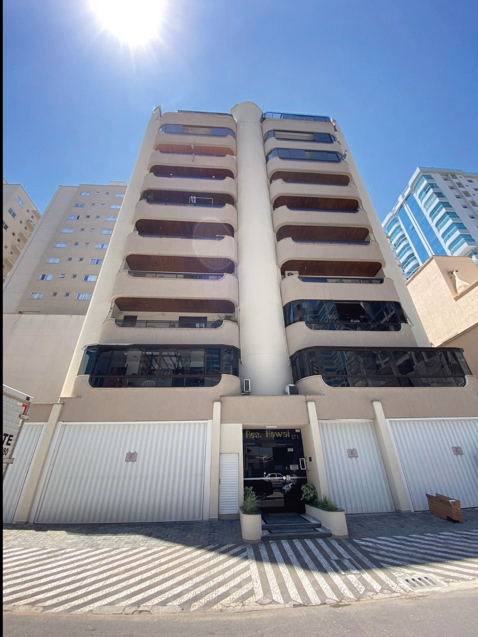 Hawai Residencial — Meia Praia