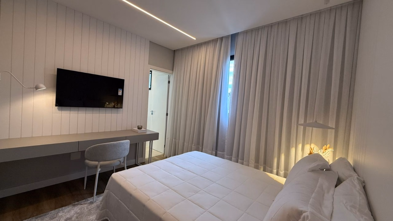 Apartamento 3 suítes em Meia Praia — Meia Praia, Itapema