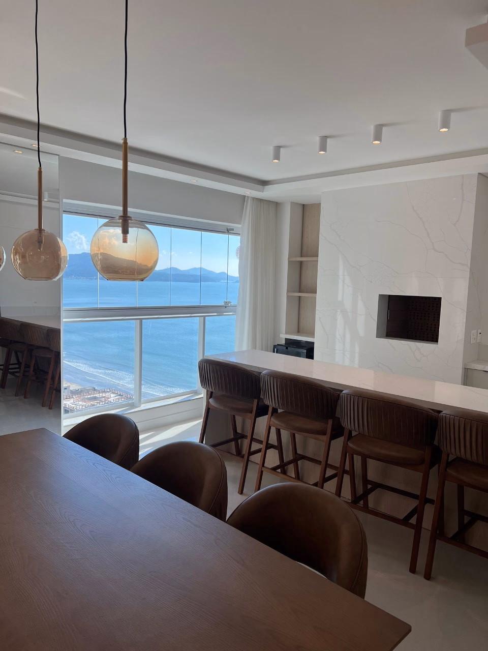 Apartamento 4 suítes em Meia Praia — Meia Praia, Itapema