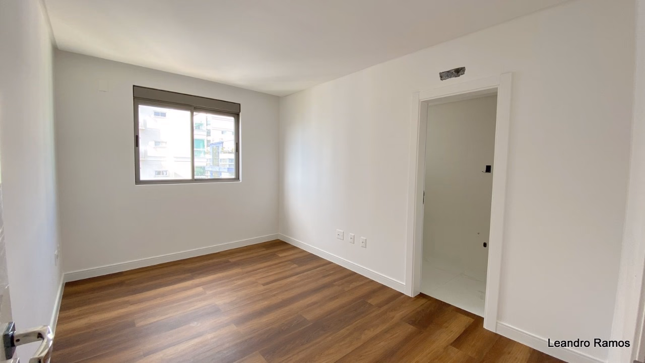 Apartamento 3 suítes em Meia Praia — Meia Praia, Itapema