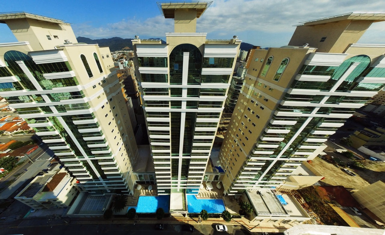 Villa Toscana — Meia Praia