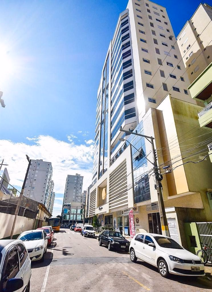 Apartamento a venda em Meia Praia, Itapema