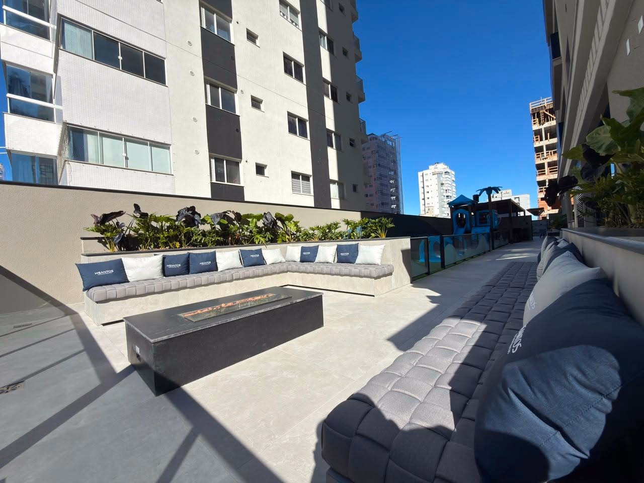 Petit Trianón Residence — Meia Praia