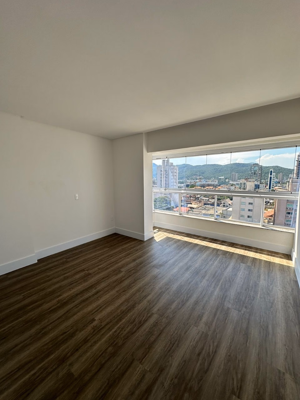 Apartamento 3 suítes em Meia Praia — Meia Praia, Itapema
