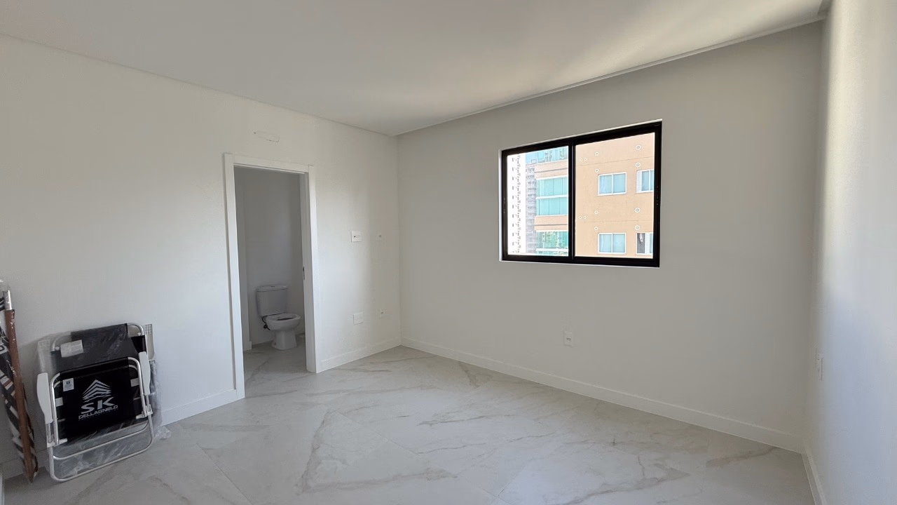 Apartamento 3 suítes em Meia Praia — Meia Praia, Itapema