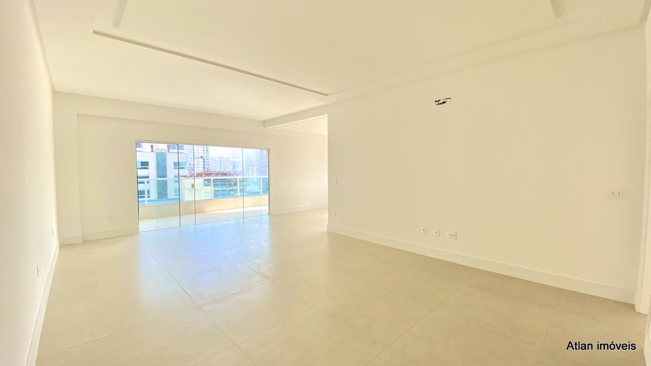 Apartamento 3 suítes em Meia Praia — Meia Praia, Itapema