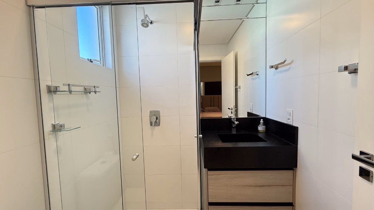 Apartamento 4 suítes em Meia Praia — Meia Praia, Itapema