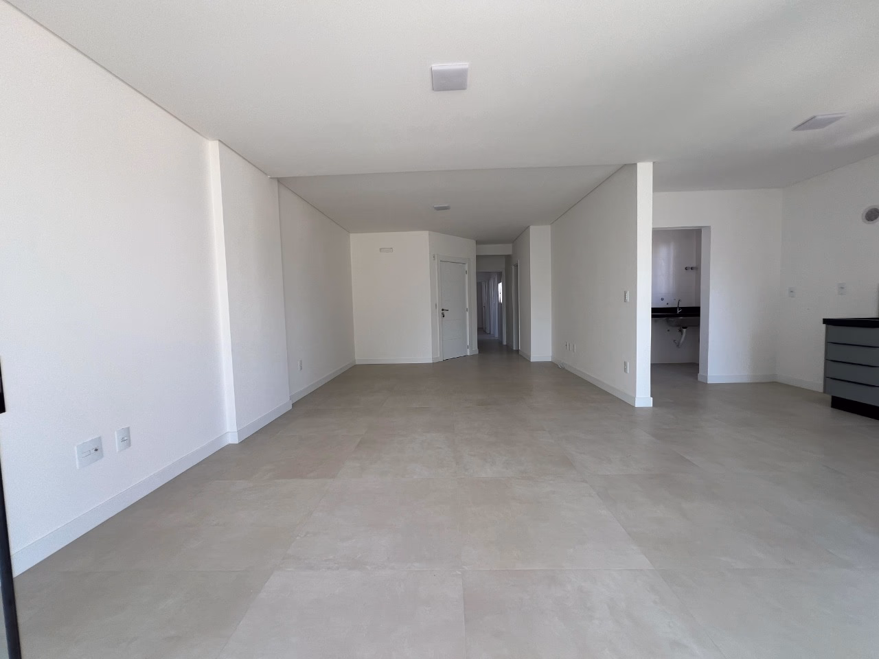 Apartamento 3 suítes em Meia Praia — Meia Praia, Itapema
