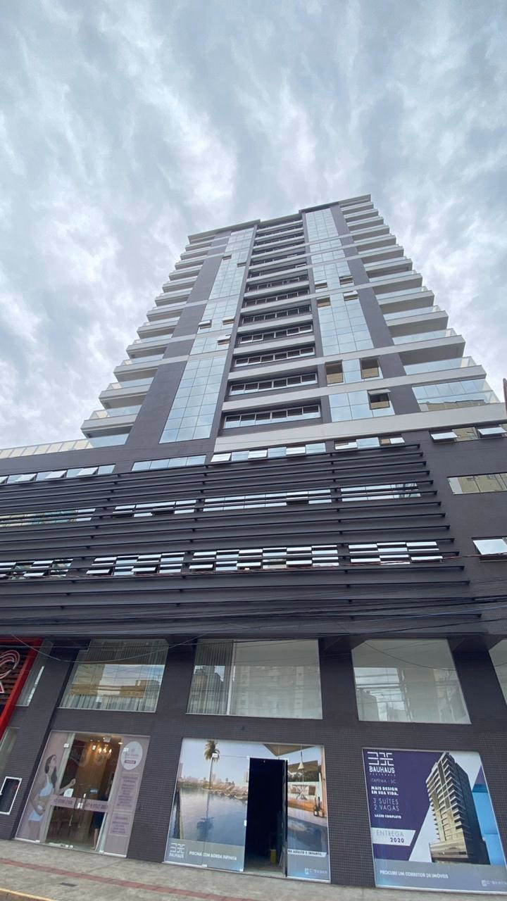 Bauhaus Residence — Meia Praia