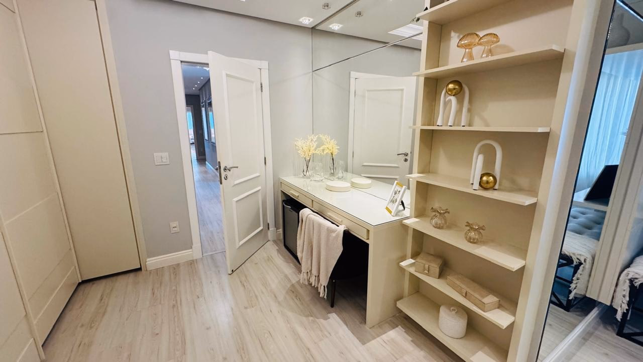 Apartamento 4 suítes em Meia Praia — Meia Praia, Itapema