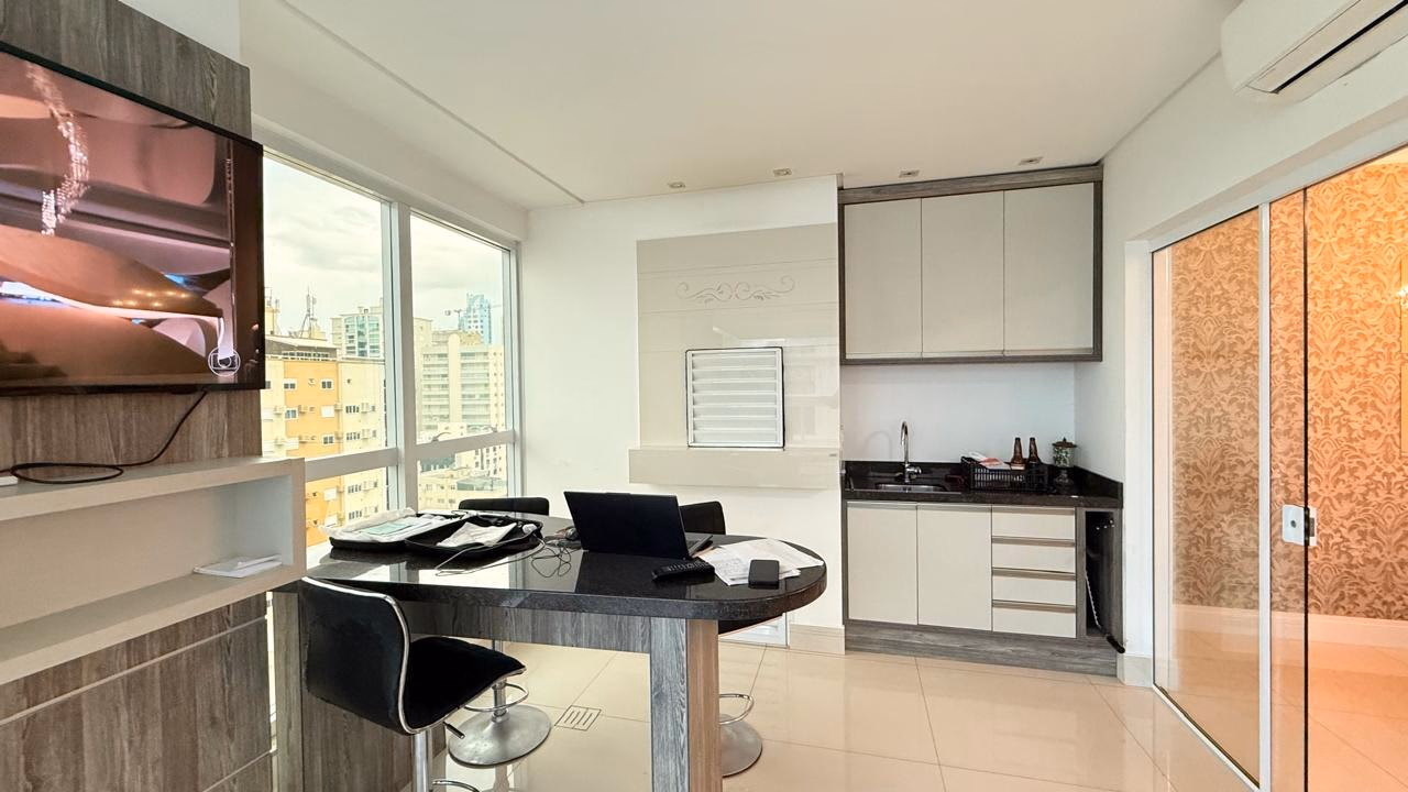 Apartamento 4 suítes em Meia Praia — Meia Praia, Itapema