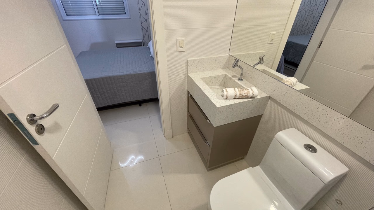 Apartamento 4 suítes em Meia Praia — Meia Praia, Itapema