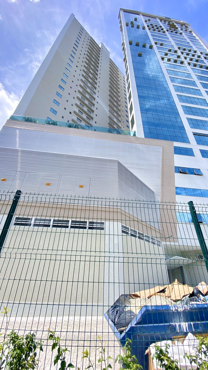 Apartamento a venda na Meia Praia em Itapema-SC (93)