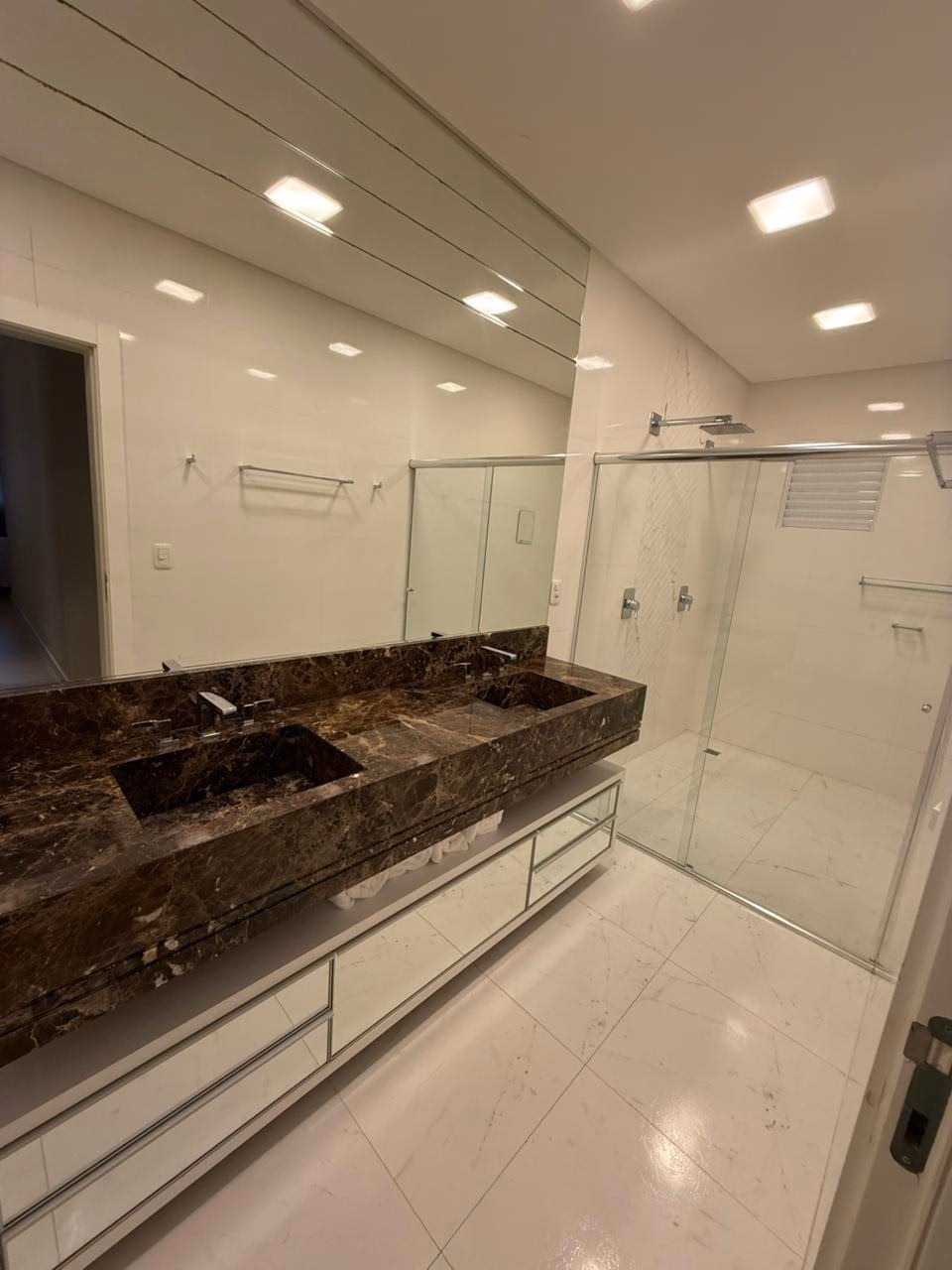 Apartamento 3 suítes em Meia Praia — Meia Praia, Itapema