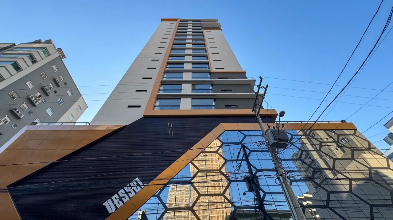 Vessel Residence — Meia Praia