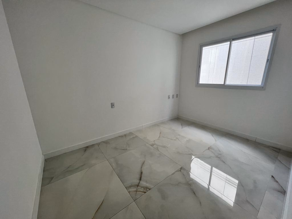 Apartamento 4 suítes em Meia Praia — Meia Praia, Itapema