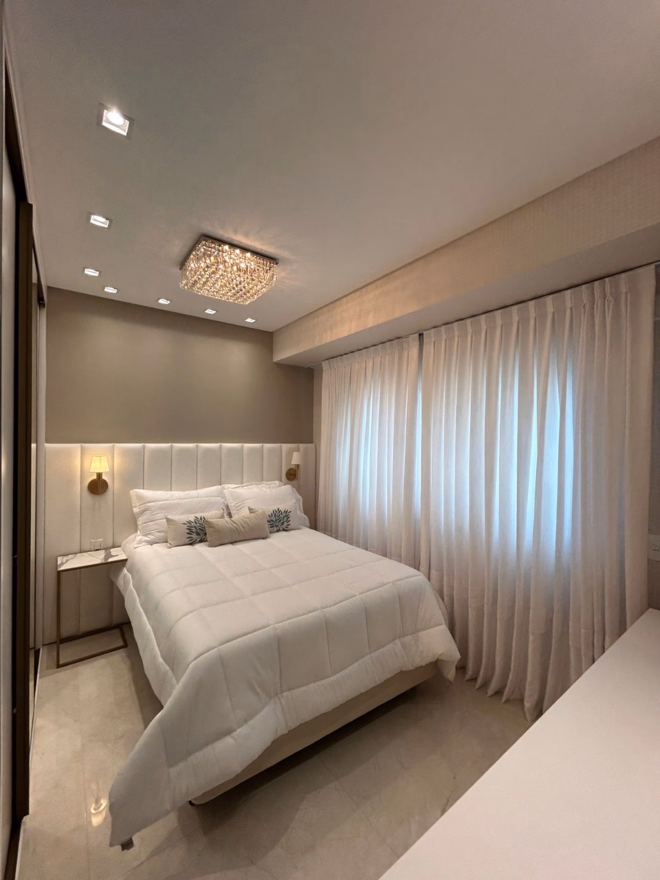 Apartamento 4 suítes em Meia Praia — Meia Praia, Itapema