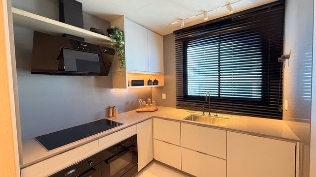 Apartamento 4 suítes em Meia Praia — Meia Praia, Itapema