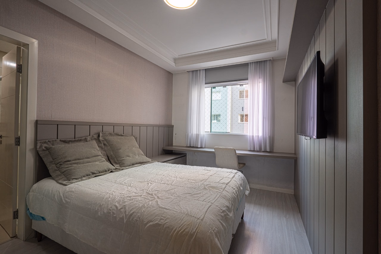 Apartamento 4 suítes em Meia Praia — Meia Praia, Itapema