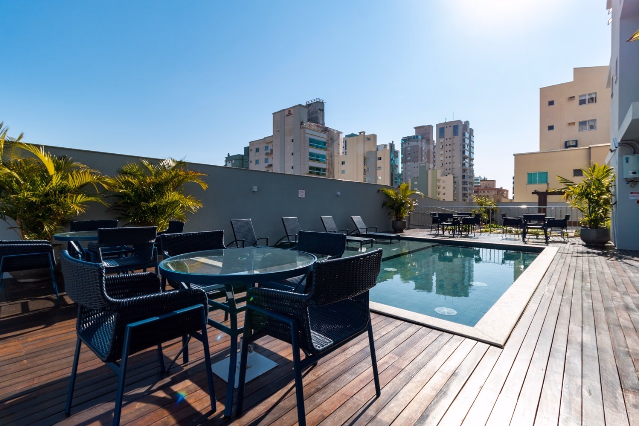 Apartamento 4 suítes em Meia Praia — Meia Praia, Itapema