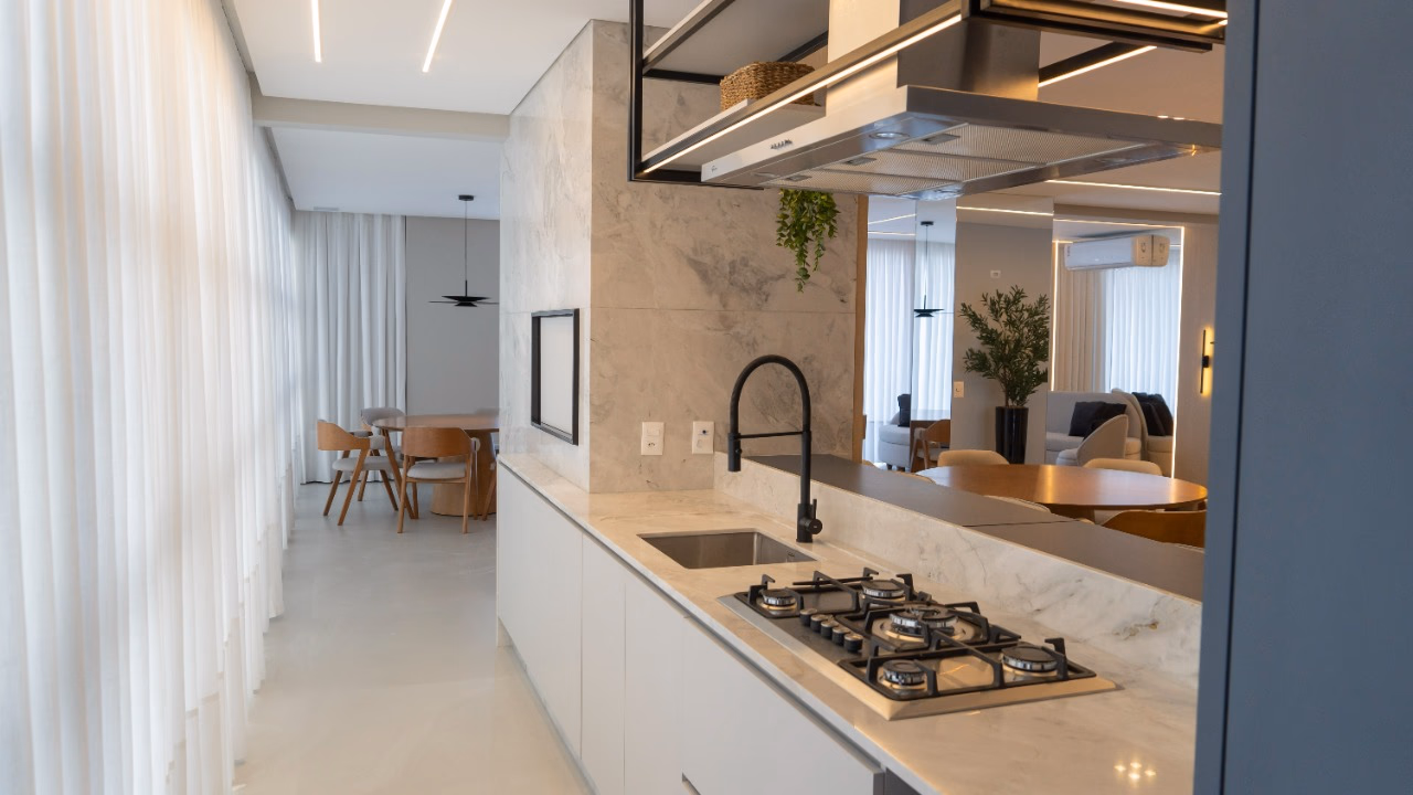 Apartamento 3 suítes em Meia Praia — Meia Praia, Itapema