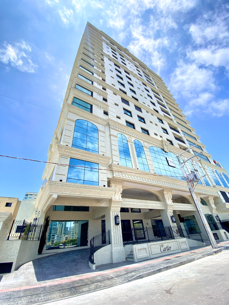 Apartamento frente mar a venda na Meia Praia em Itapema-SC (1)