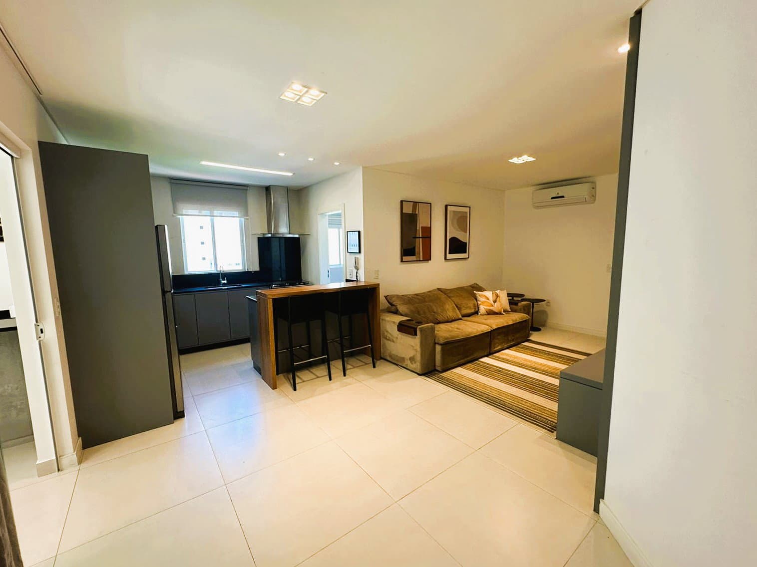 Apartamento 4 suítes em Meia Praia — Meia Praia, Itapema