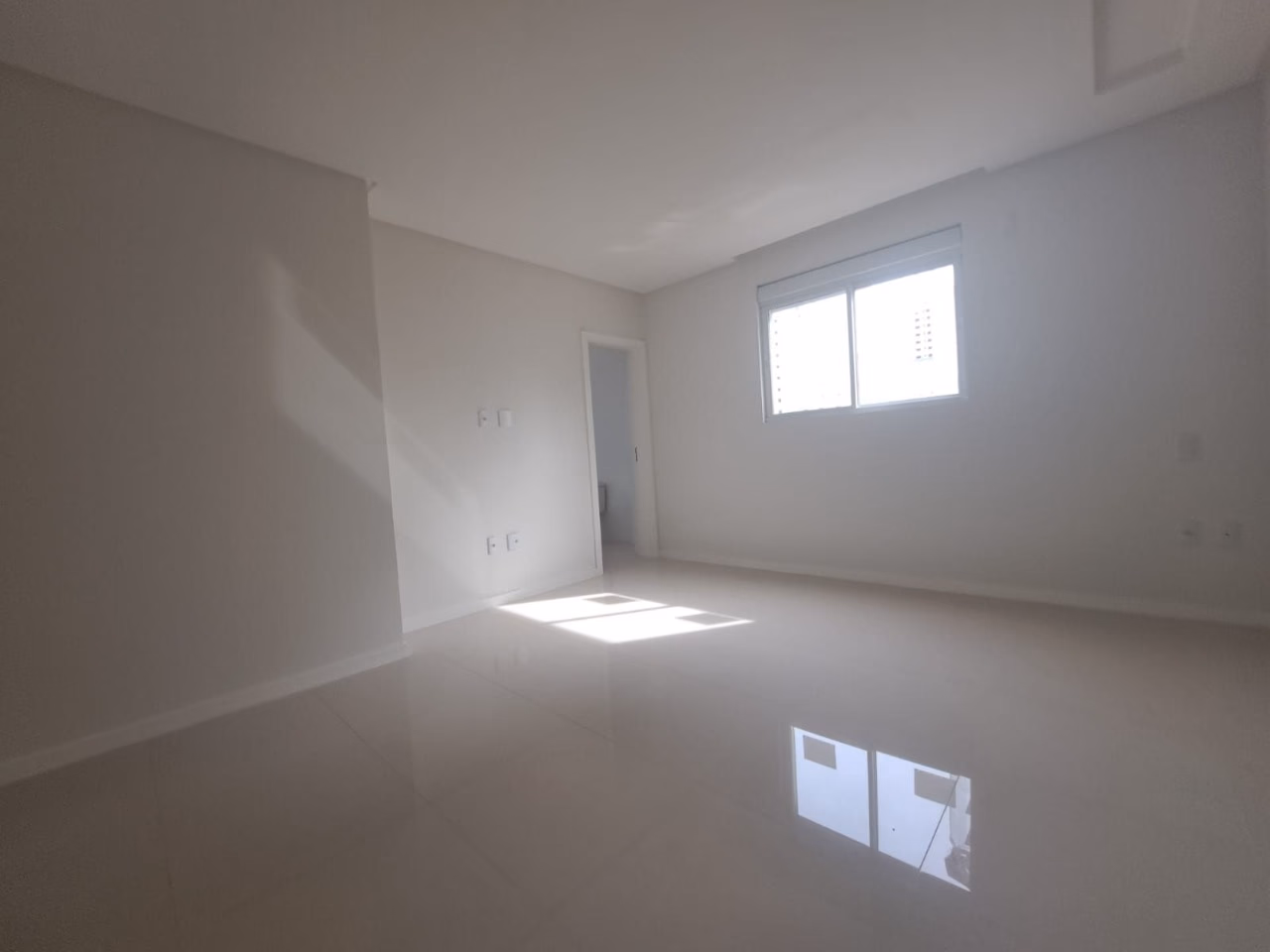 Apartamento 3 suítes em Meia Praia — Meia Praia, Itapema