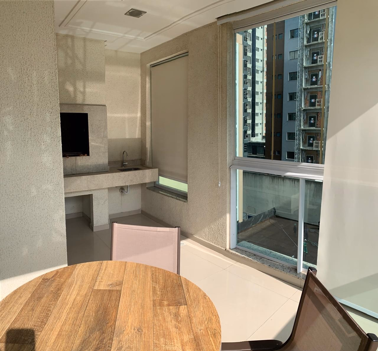 Apartamento 3 suítes em Meia Praia — Meia Praia, Itapema