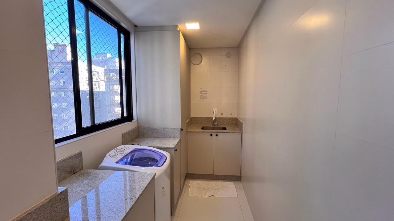 Apartamento 4 suítes em Meia Praia — Meia Praia, Itapema