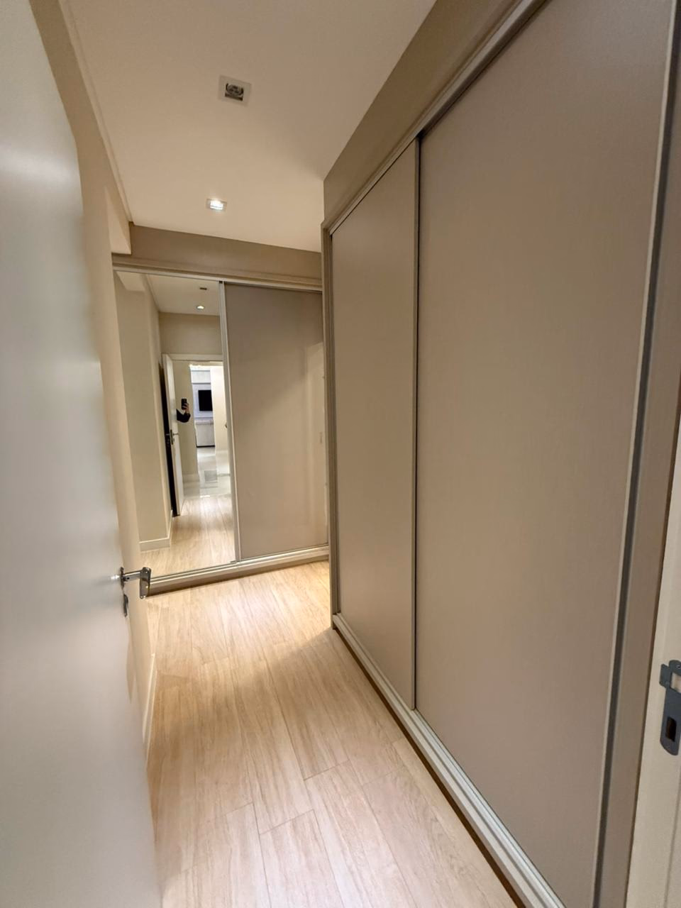 Apartamento 3 suítes em Meia Praia — Meia Praia, Itapema