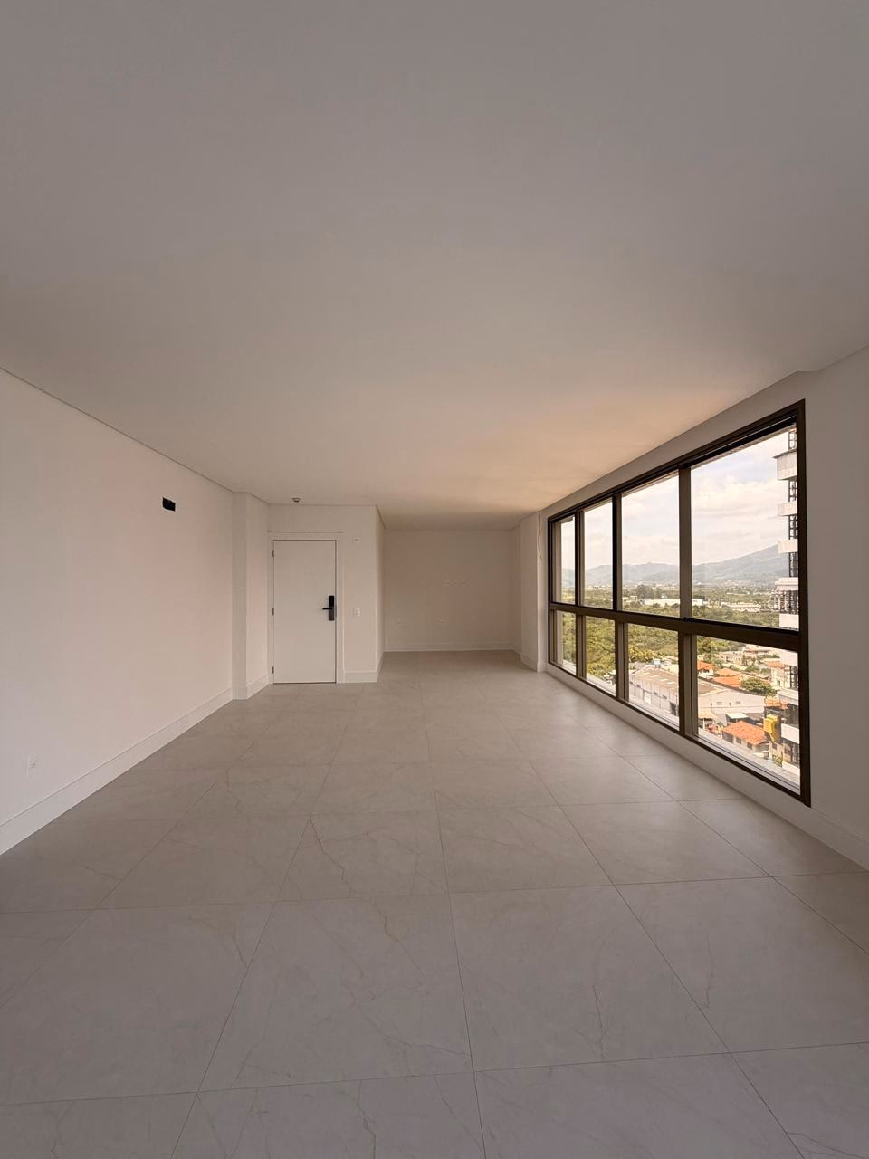Apartamento 3 suítes em Meia Praia — Meia Praia, Itapema
