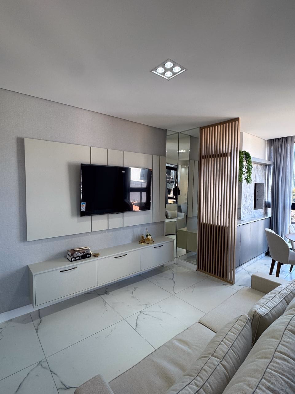 Apartamento 2 suítes em Meia Praia — Meia Praia, Itapema