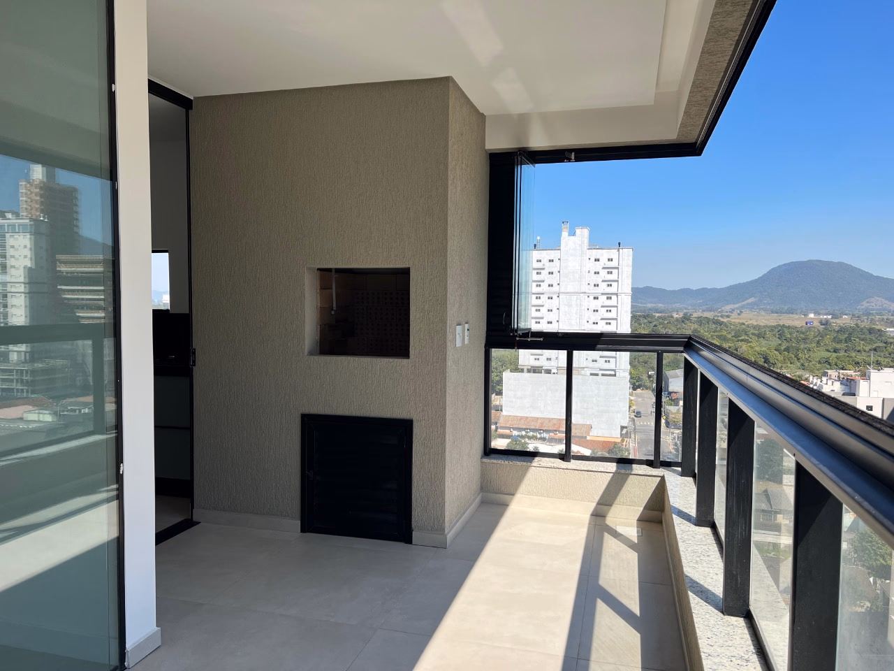 Apartamento 3 suítes em Meia Praia — Meia Praia, Itapema