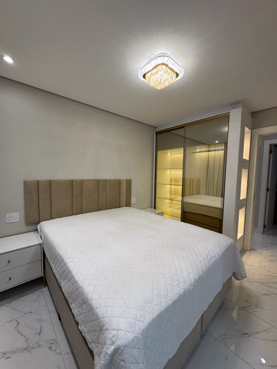Apartamento 4 suítes em Meia Praia — Meia Praia, Itapema