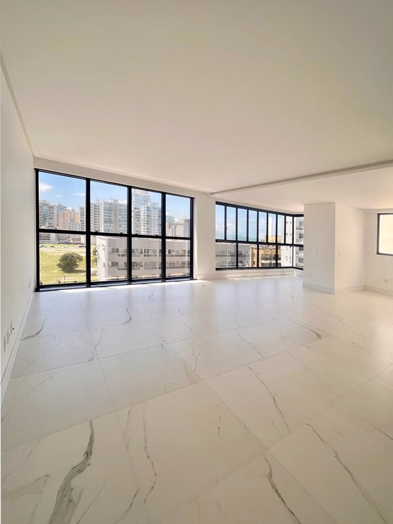 Apartamento 3 suítes em Meia Praia — Meia Praia, Itapema