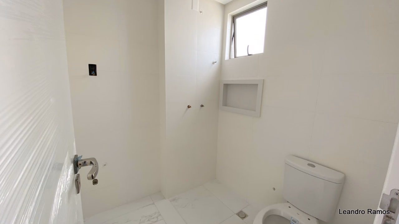 Apartamento 3 suítes em Meia Praia — Meia Praia, Itapema