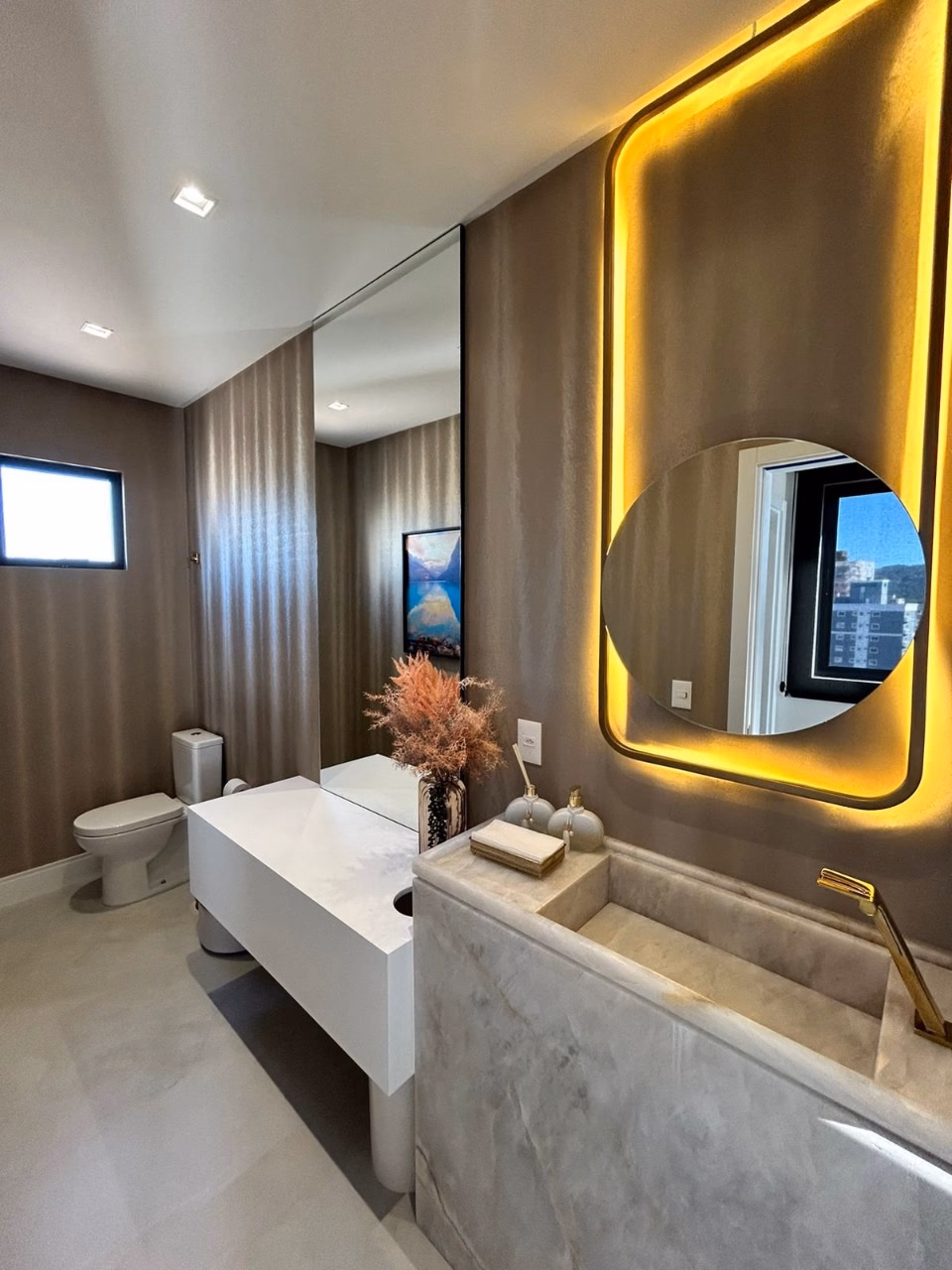 Residencial Laguna, Av