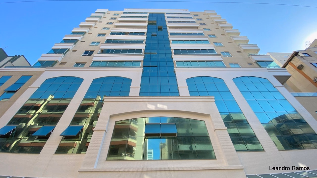 Golden Tower Residence — Meia Praia