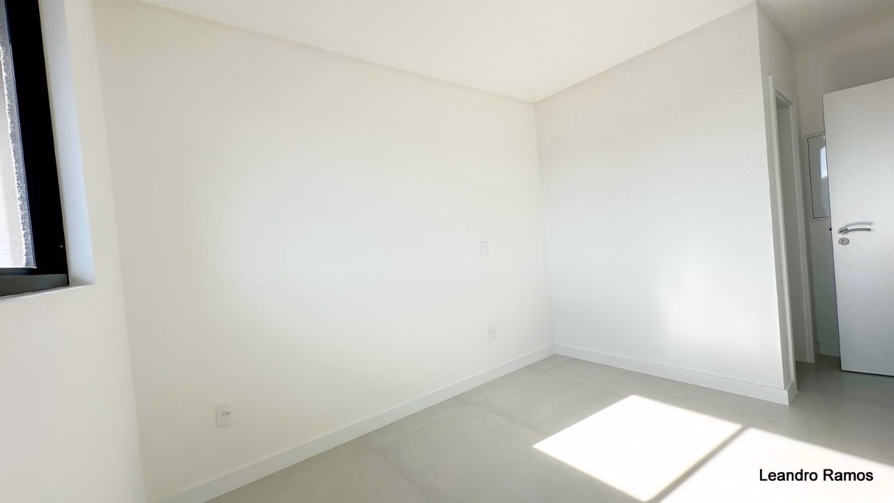 Apartamento 3 suítes em Meia Praia — Meia Praia, Itapema