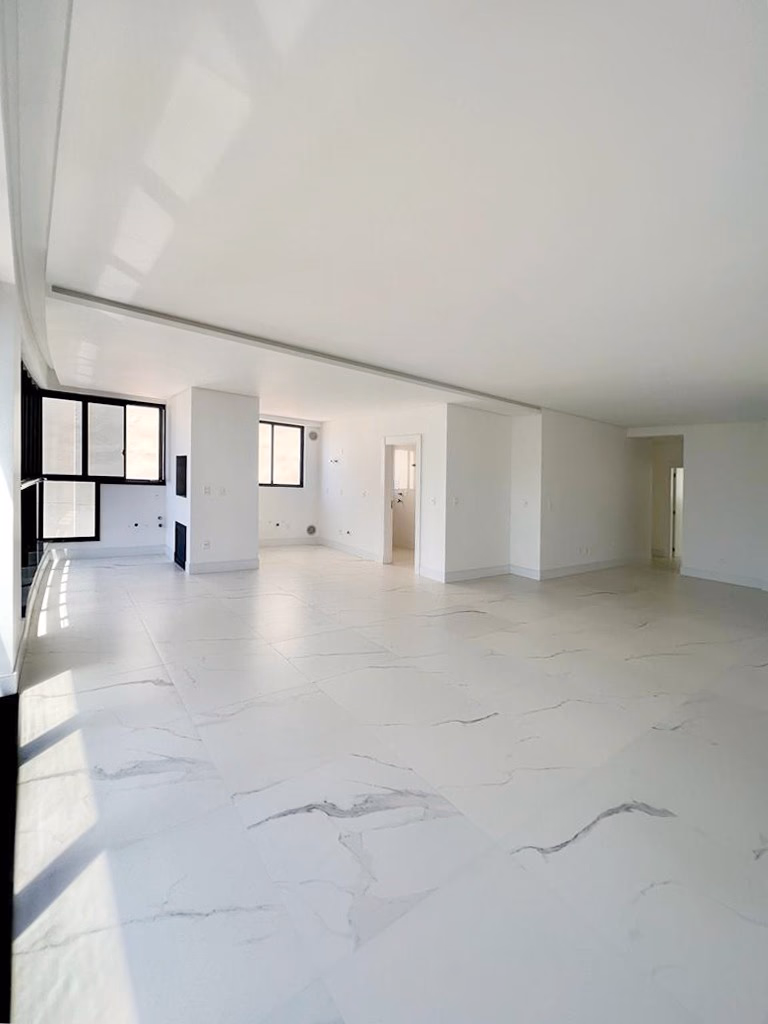 Apartamento 3 suítes em Meia Praia — Meia Praia, Itapema