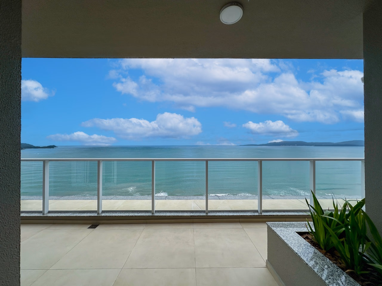 Apartamento 3 suítes em Meia Praia — Meia Praia, Itapema