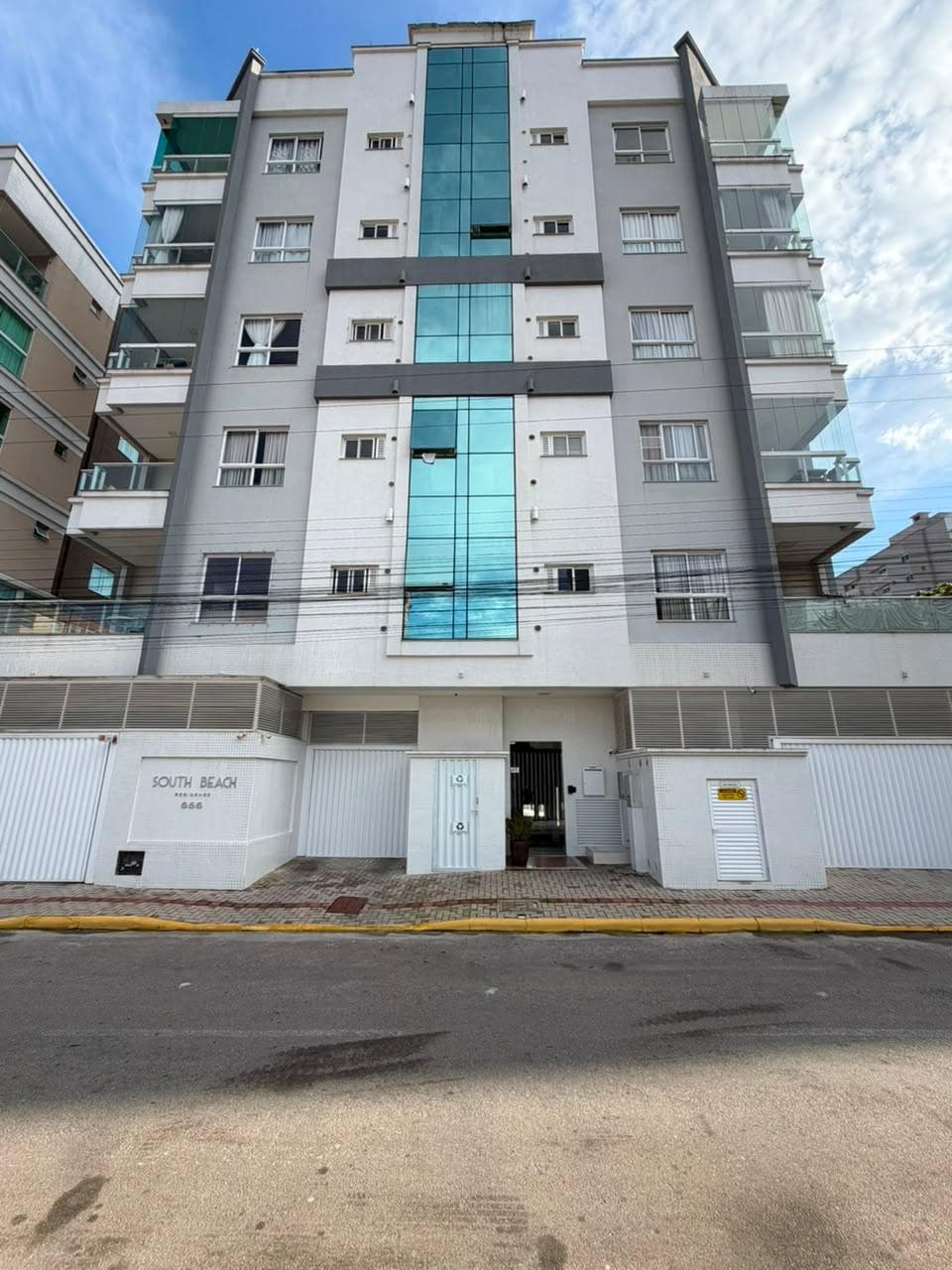 South Beach — Meia Praia