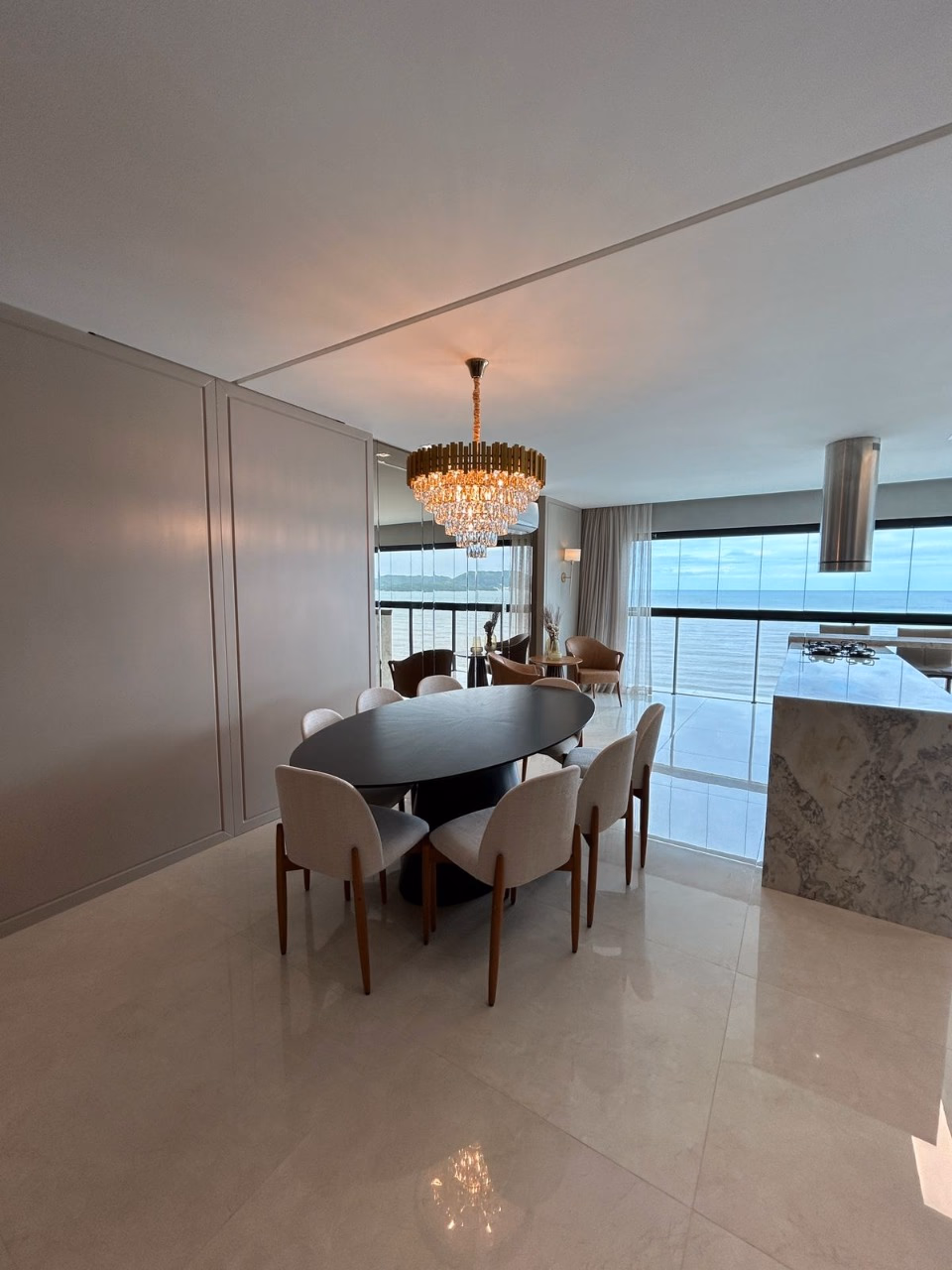 Apartamento 4 suítes em Meia Praia — Meia Praia, Itapema
