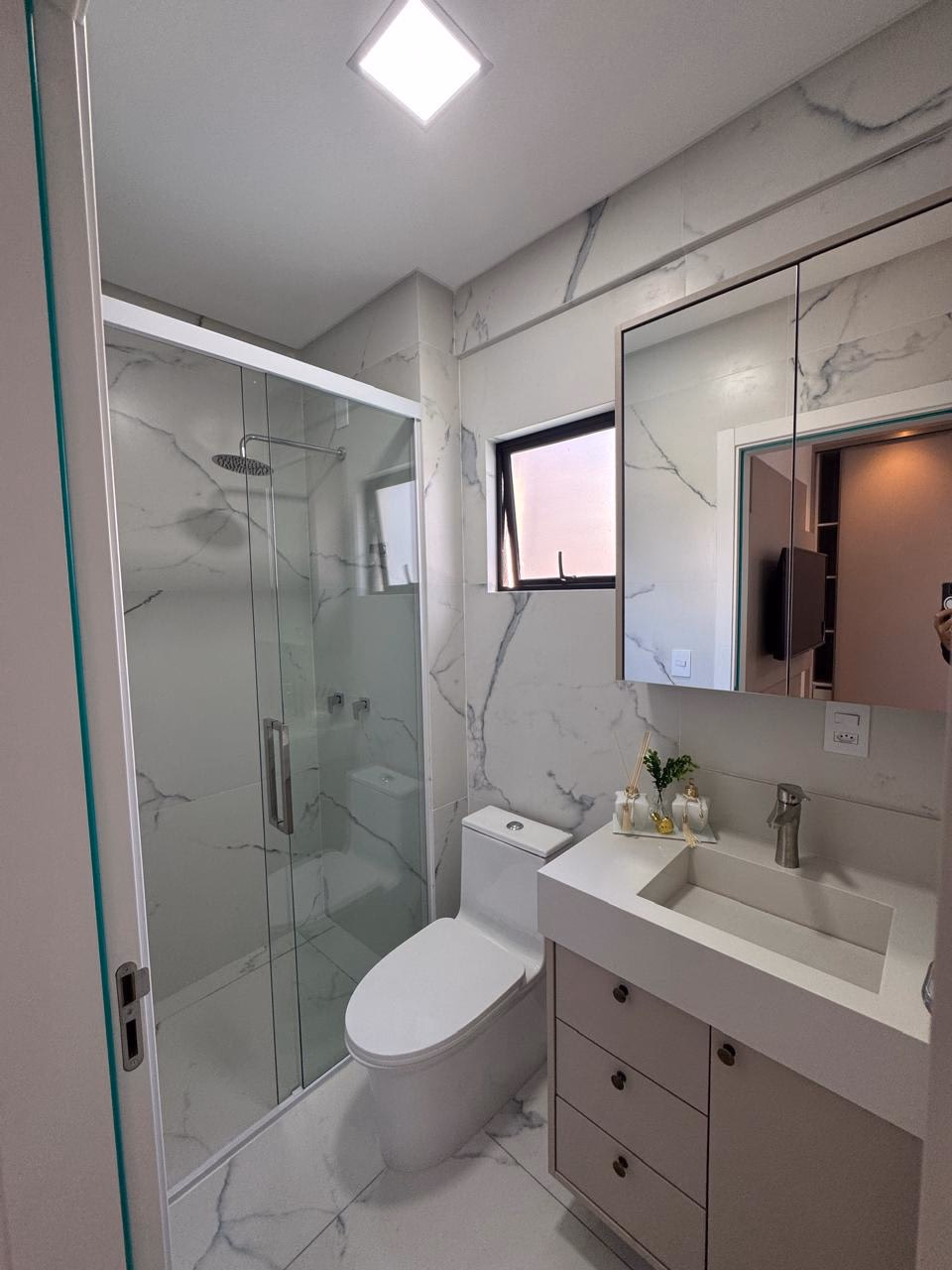 Apartamento 2 suítes em Meia Praia — Meia Praia, Itapema