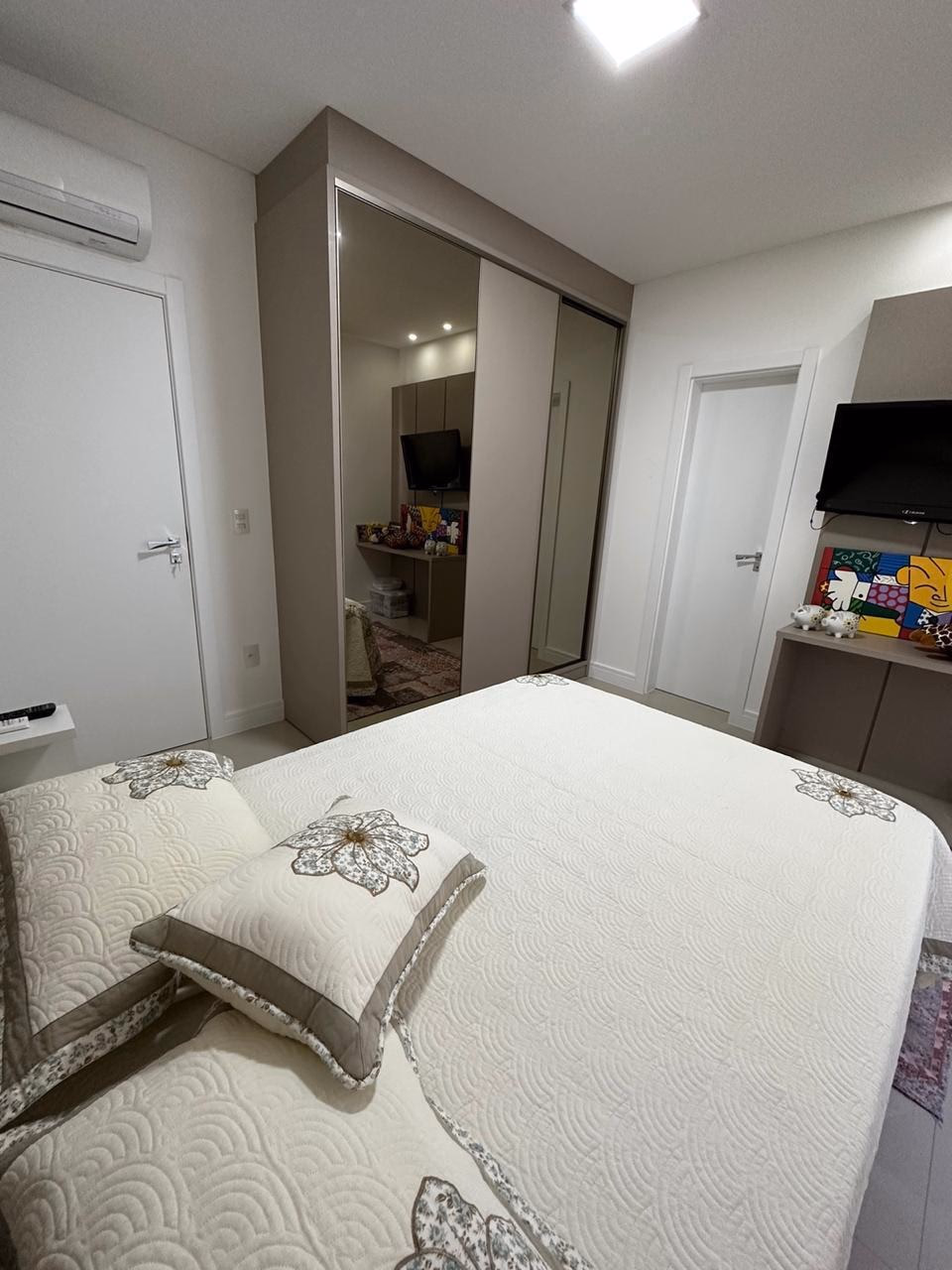 Apartamento 3 suítes em Meia Praia — Meia Praia, Itapema