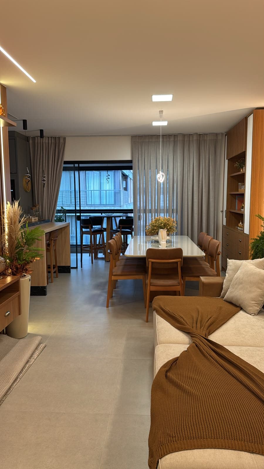Apartamento 3 suítes em Meia Praia — Meia Praia, Itapema