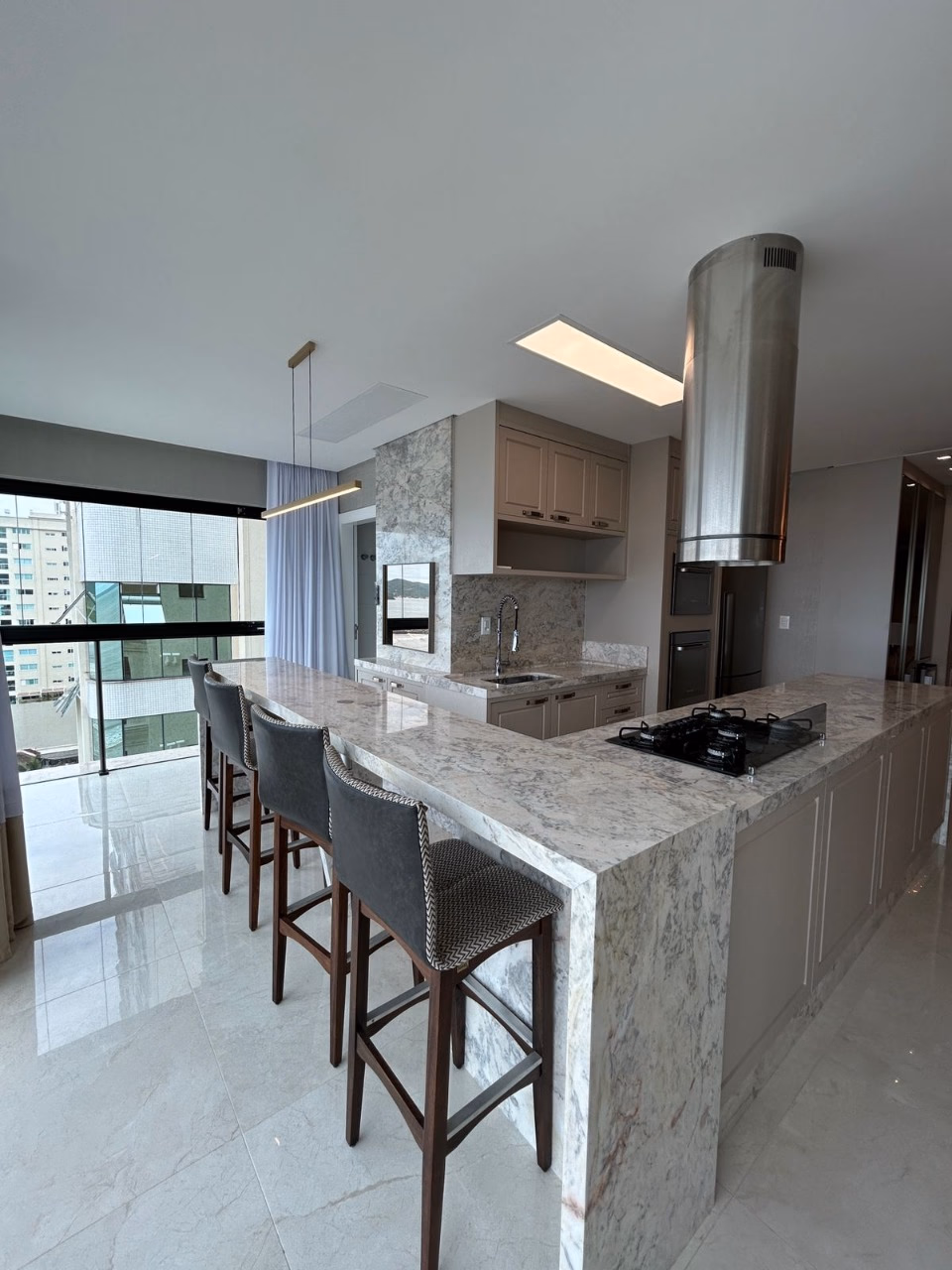 Apartamento 4 suítes em Meia Praia — Meia Praia, Itapema